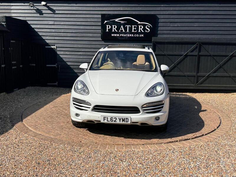Porsche Cayenne view 3