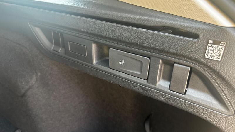 2025 Volkswagen Passat — photo 12