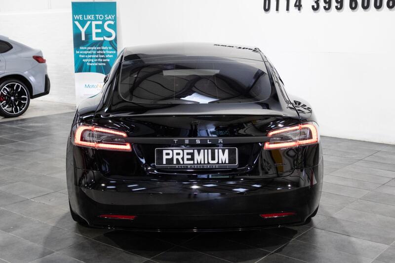 Tesla Model S view 6