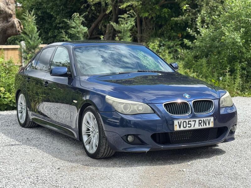 BMW 5 Series view 4