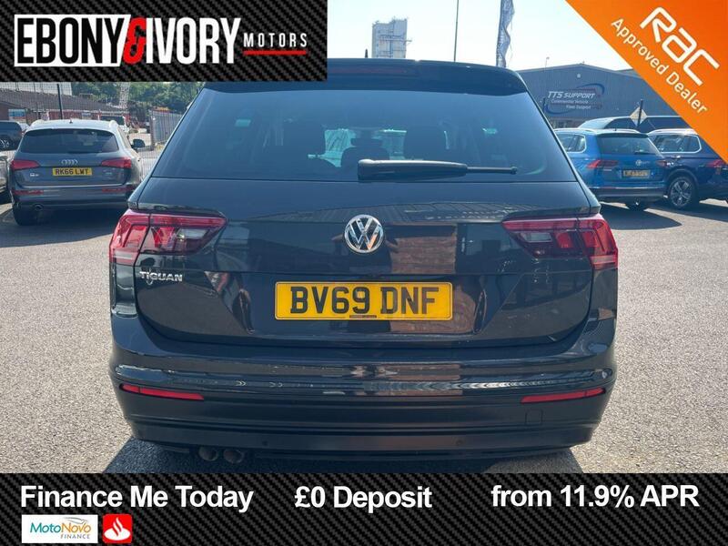 Volkswagen Tiguan view 5