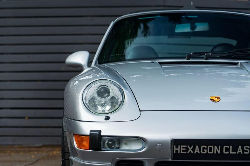 Porsche 911 view 5