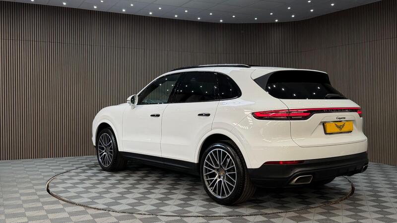 Porsche Cayenne view 5
