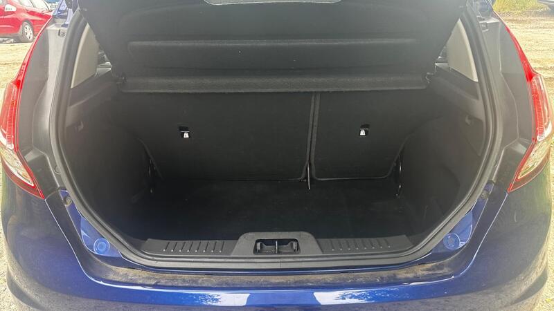 2015 Ford Fiesta — photo 8