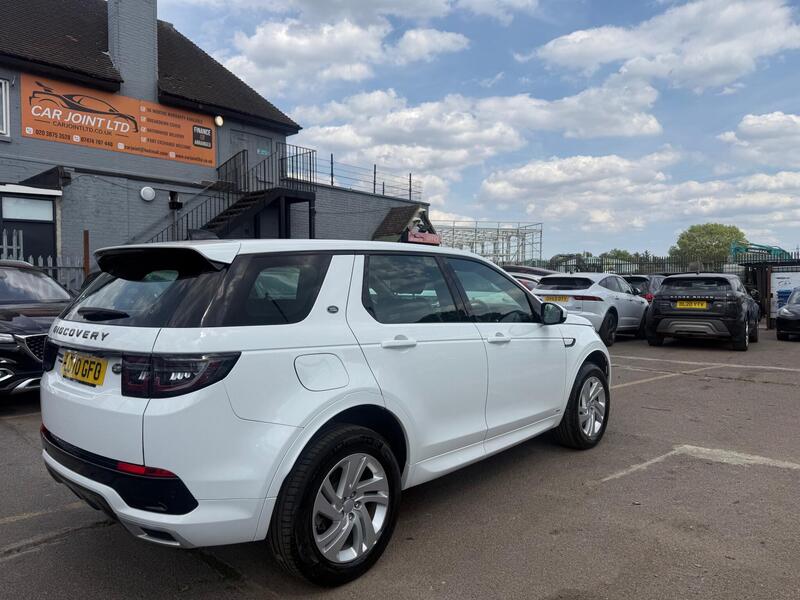 Land Rover Discovery Sport view 4