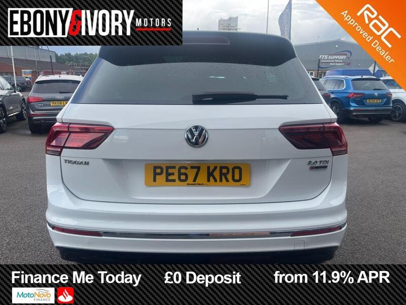 Volkswagen Tiguan view 4
