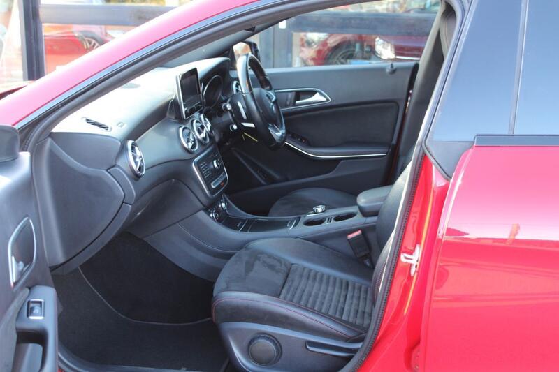 Mercedes-Benz Cla view 3