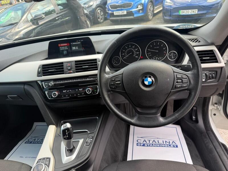 BMW 3 Series view 4