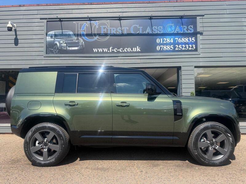 Land Rover Defender view 4