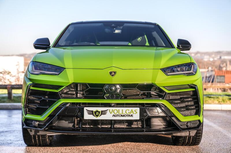 Lamborghini Urus view 7