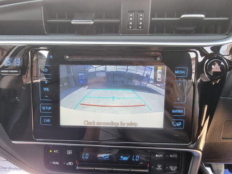 Toyota Auris view 6