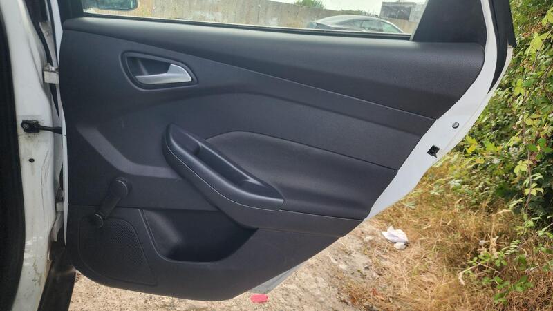 2014 Ford Focus — photo 32