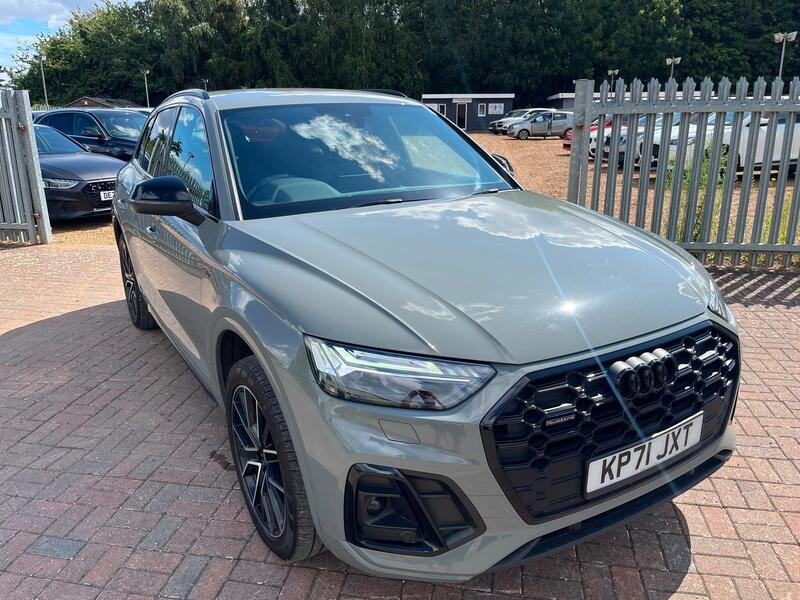Audi Q5 view 3