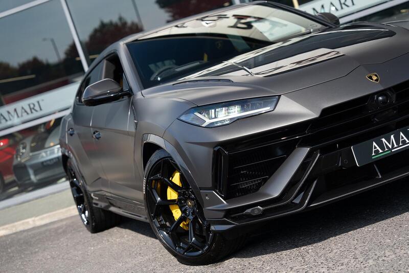 Lamborghini Urus view 7