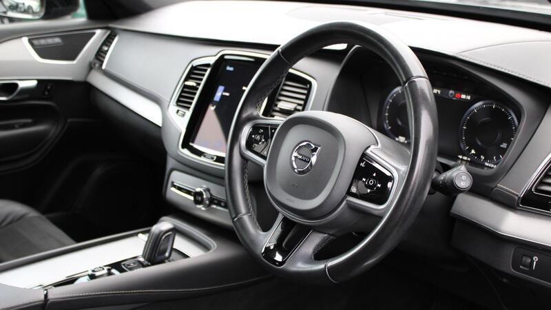 Volvo XC90 view 4