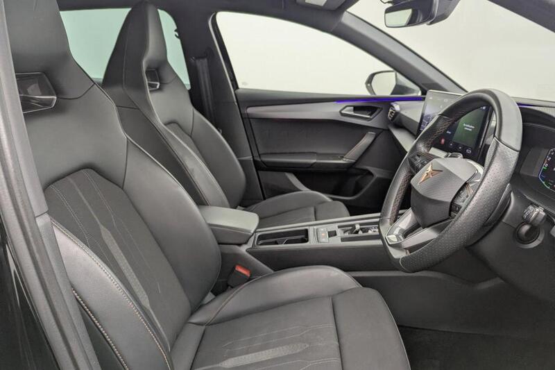 Cupra CUPRA Leon view 3