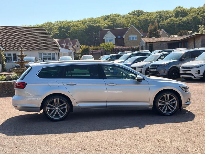 Volkswagen Passat view 5