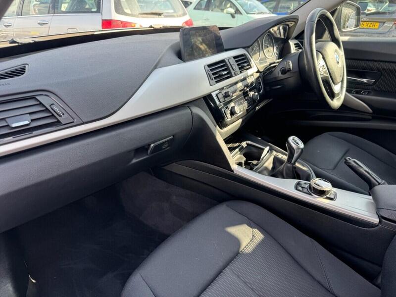 BMW 3 Series Gran Turismo view 2