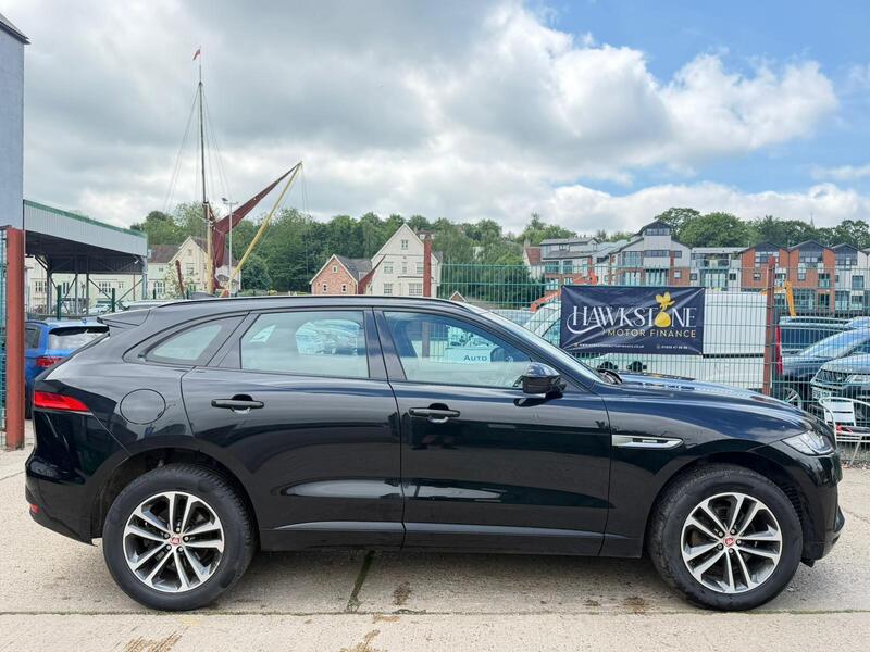 Jaguar F-Pace view 2