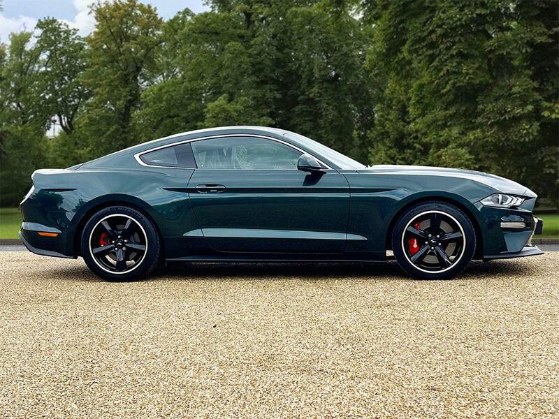 Ford Mustang view 4