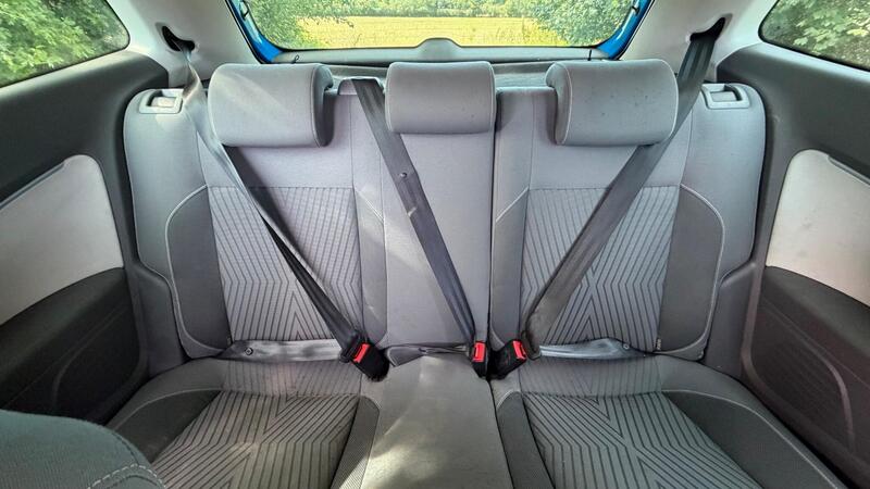2015 Volkswagen Polo — photo 12