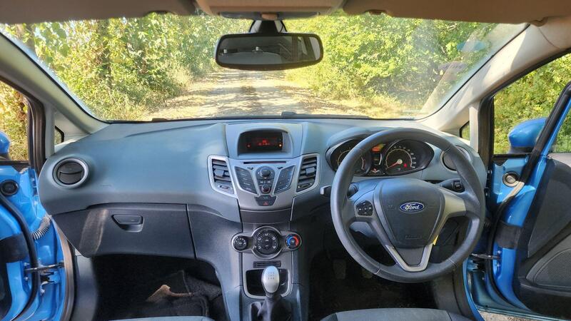 2009 Ford Fiesta — photo 24