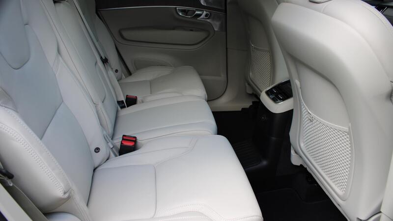 Volvo XC90 view 6