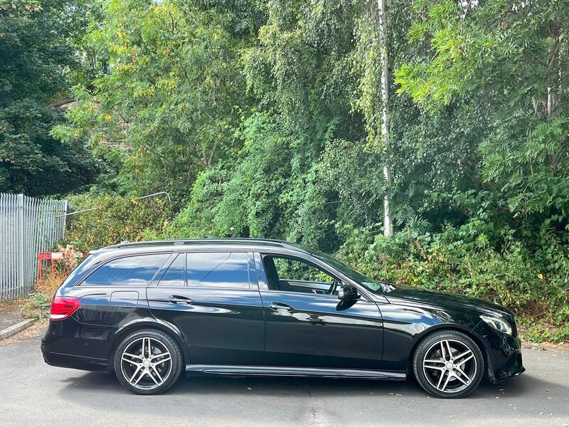 Mercedes-Benz E-Class view 4