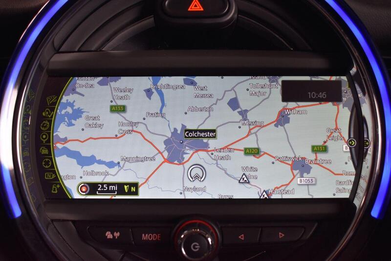 Mini Hatch view 4