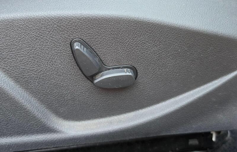 Ford Focus 1.6T EcoBoost Titanium X Euro 5 (s/s) 5dr thumbnail 37