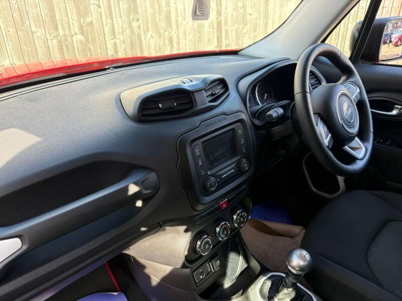 Jeep Renegade view 2
