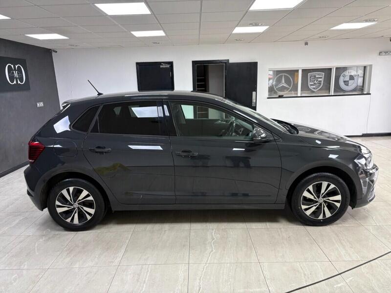 Volkswagen Polo view 2