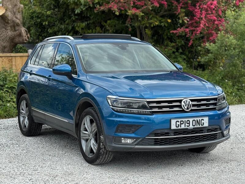 Volkswagen Tiguan view 2