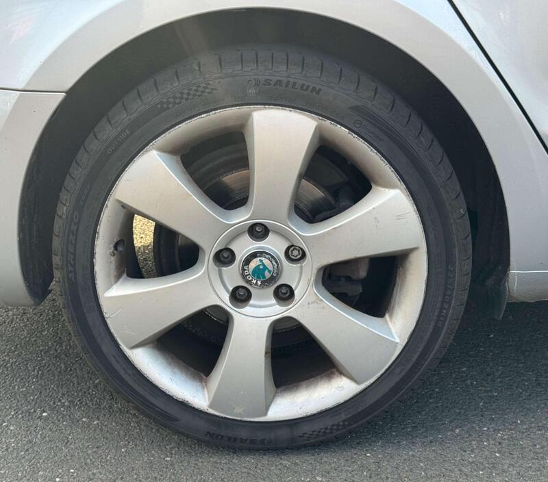 Skoda Superb view 6