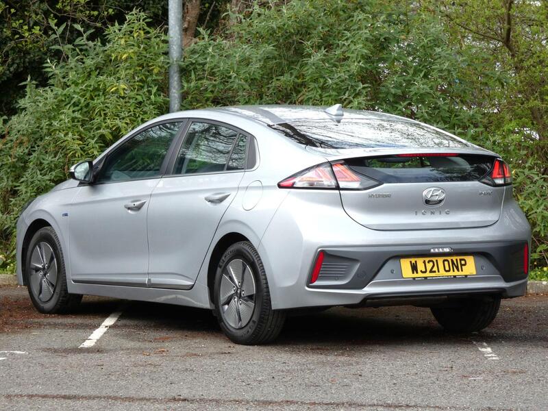 Hyundai Ioniq view 3
