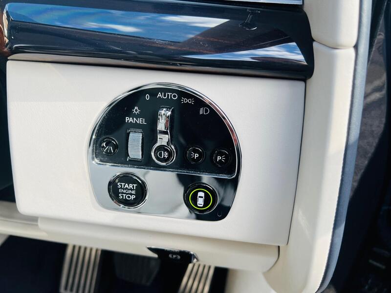 Rolls-Royce Phantom view 73