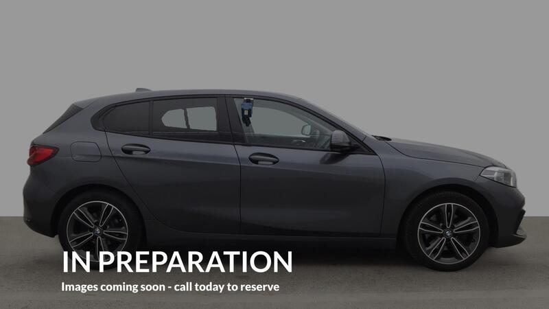 BMW 1 Series view 5