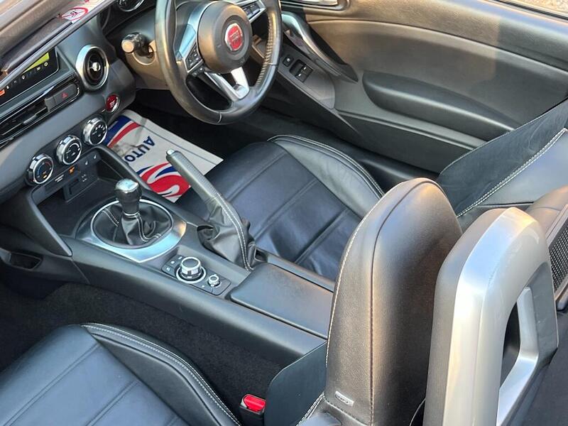 Fiat 124 Spider view 7