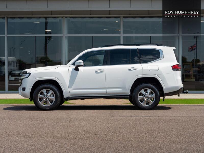 Toyota Land Cruiser view 6