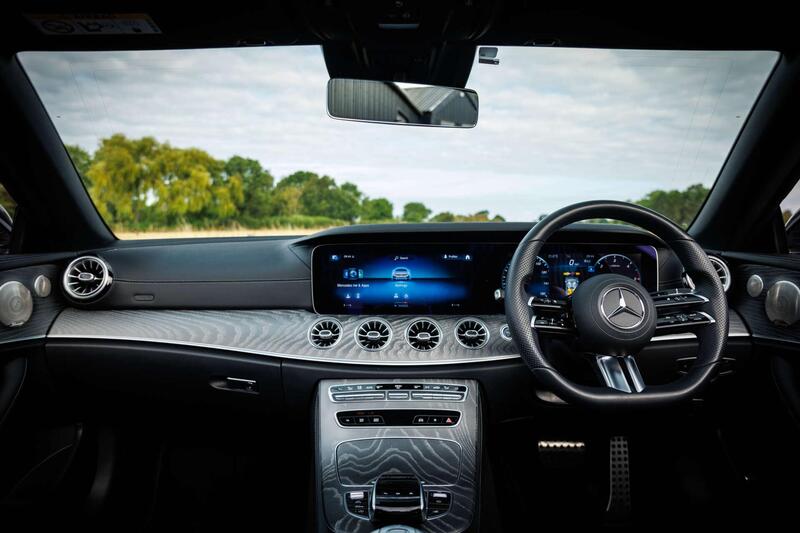 Mercedes-Benz E-Class view 3