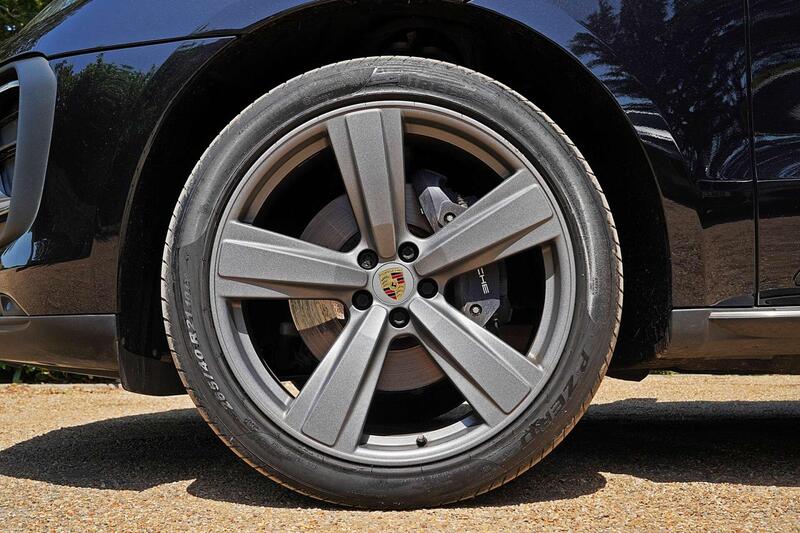 Porsche Macan view 2