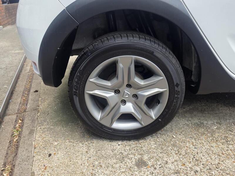 Dacia Sandero view 7