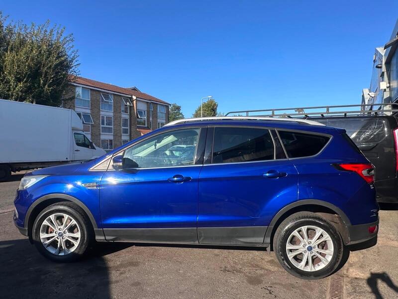 Ford Kuga view 4