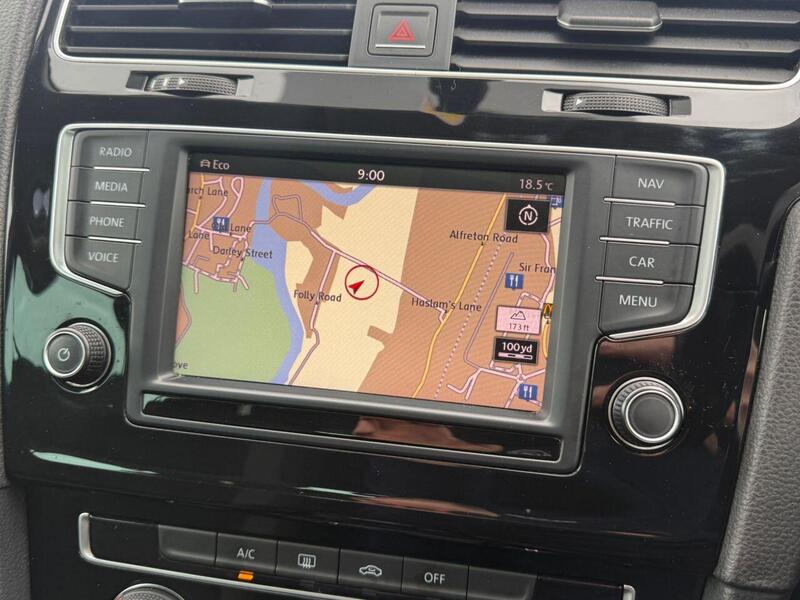Volkswagen Golf view 6