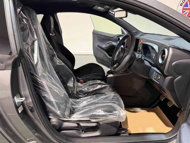 Toyota Yaris view 6