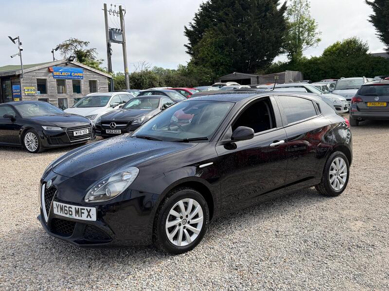 Alfa Romeo Giulietta view 5