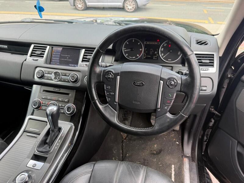 Land Rover Range Rover Sport view 4