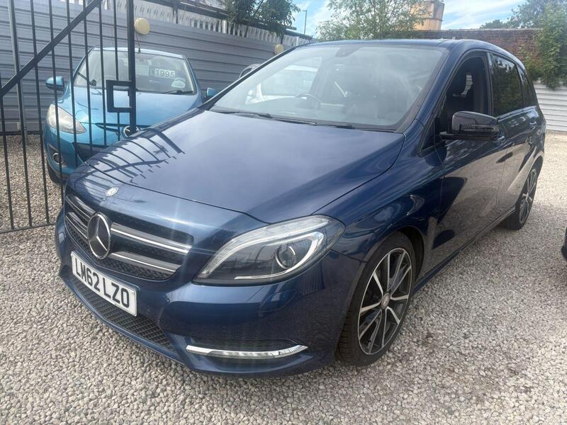 Mercedes-Benz B Class view 3
