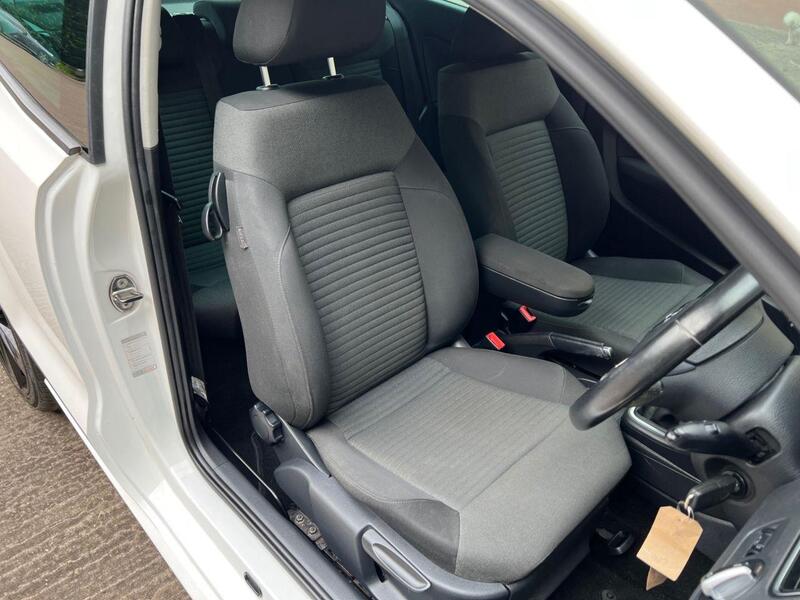 Volkswagen Polo view 10