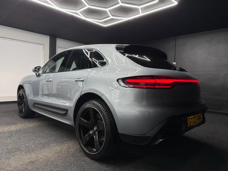 Porsche Macan view 5